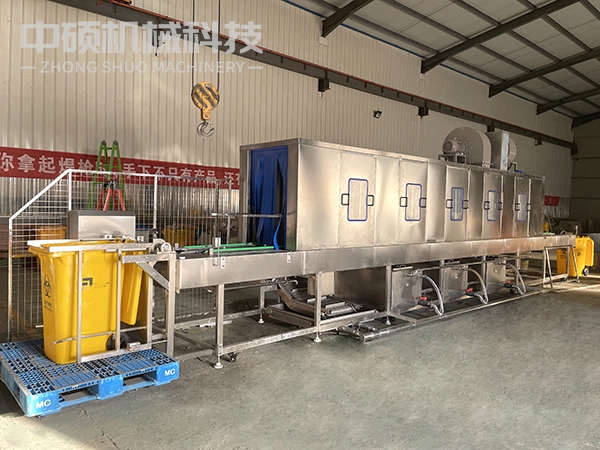 中碩醫(yī)廢箱周轉(zhuǎn)箱清洗機(jī)實(shí)拍，清洗消毒除水一體機(jī)，售后無憂質(zhì)量保證